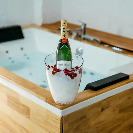 Sada Flat, Jacuzzi, Chill Out, 7 Pax, Smarttv דירה